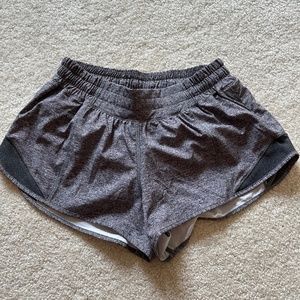 Lululemon Hotty Hot Low-Rise Short 2.5" Heather Lux Multi Size 6